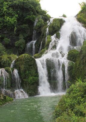 逃离广阔的山川